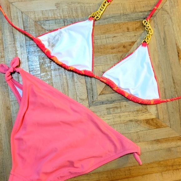 Victoria's Secret Bikini - Picture 2 of 2